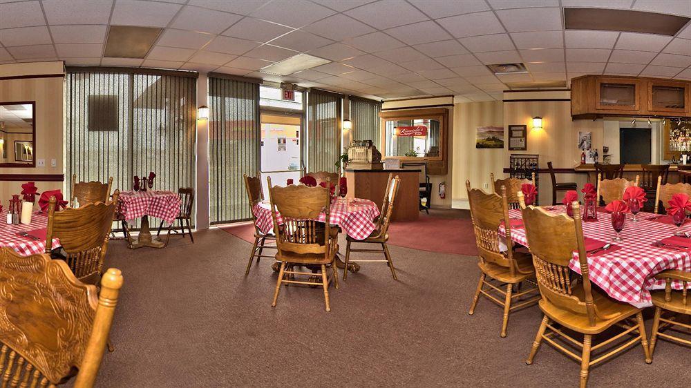 Holiday Inn Express Hotel & Suites Watertown - Thousand Islands By Ihg Dış mekan fotoğraf