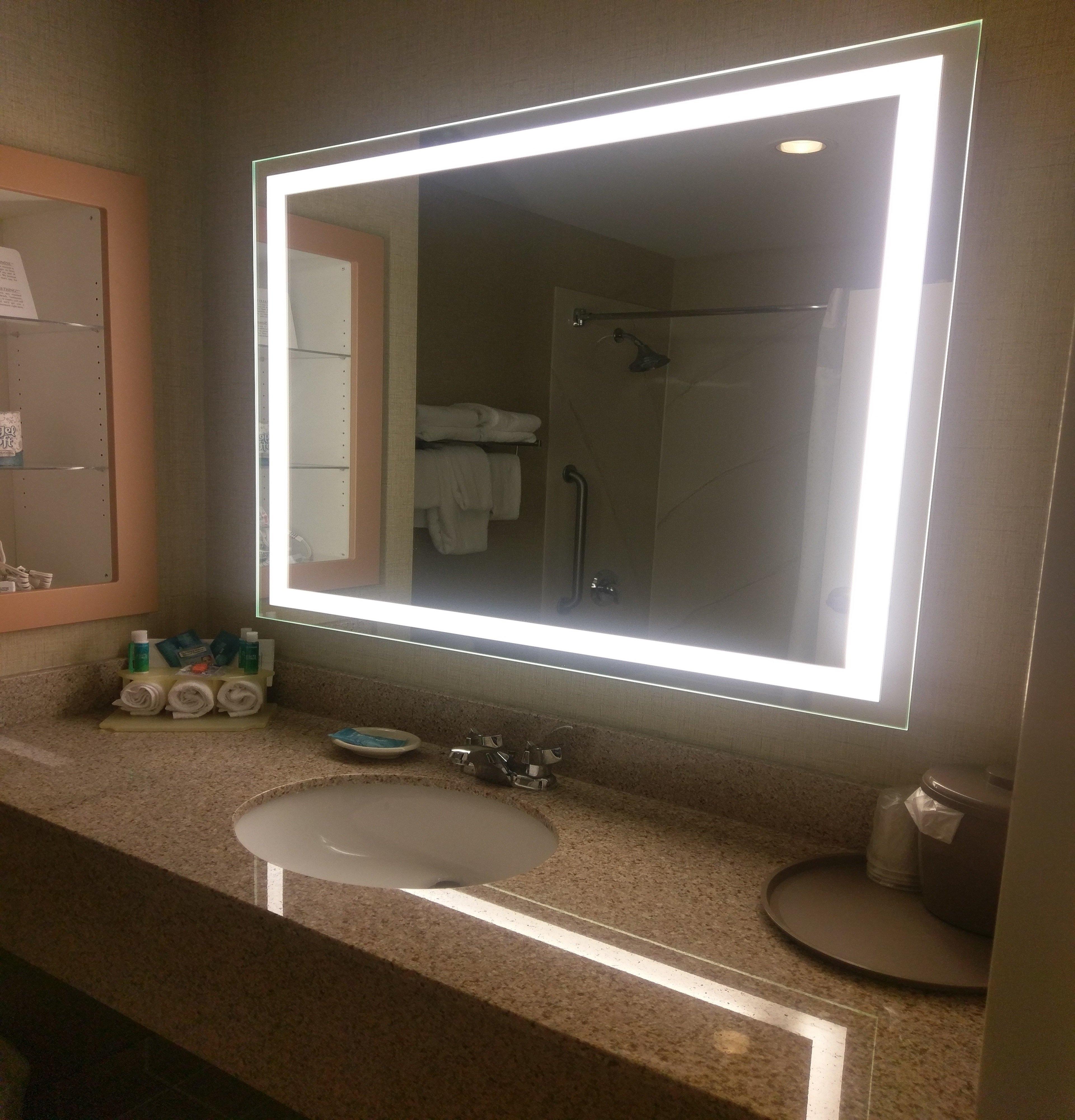 Holiday Inn Express Hotel & Suites Watertown - Thousand Islands By Ihg Dış mekan fotoğraf