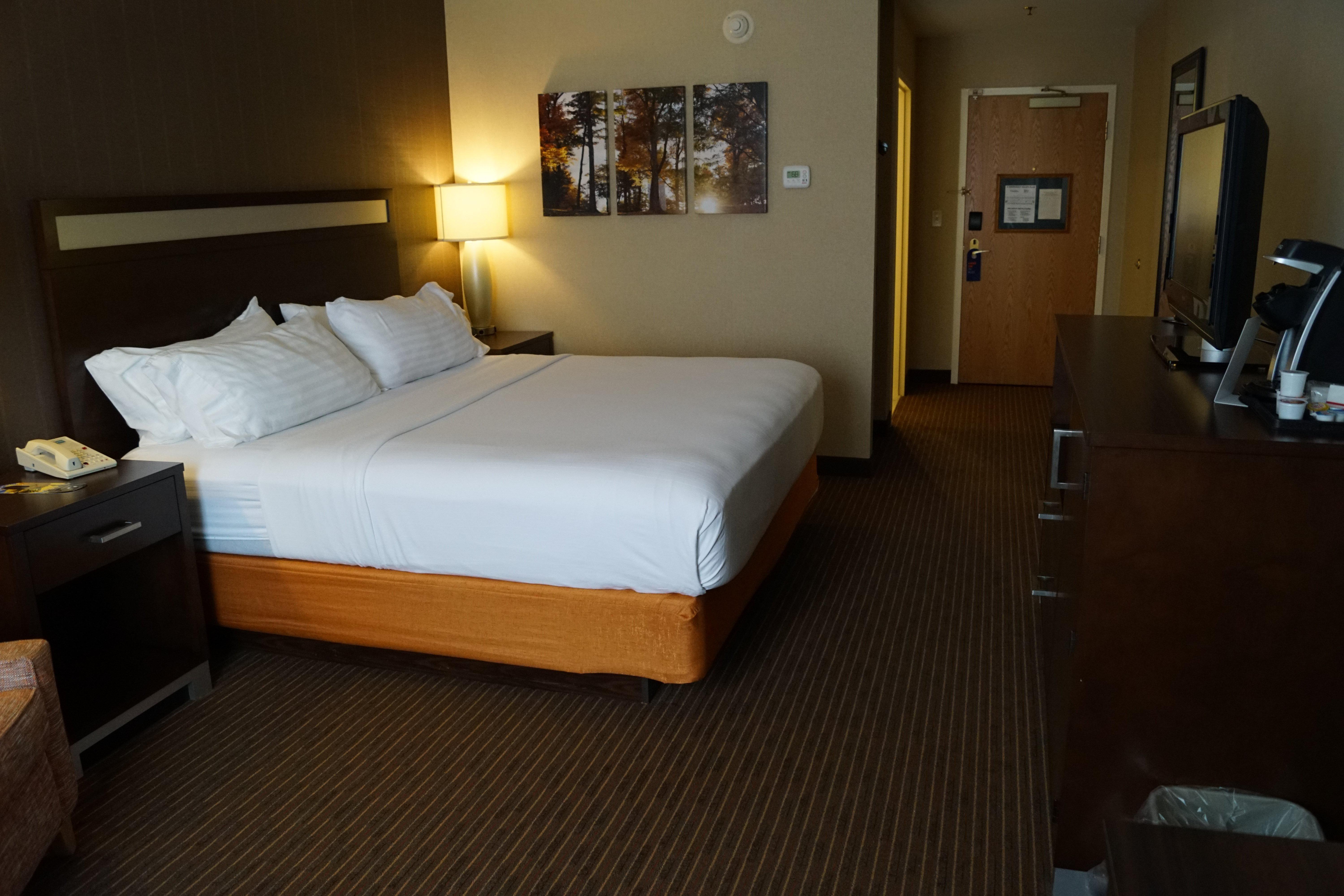Holiday Inn Express Hotel & Suites Watertown - Thousand Islands By Ihg Dış mekan fotoğraf